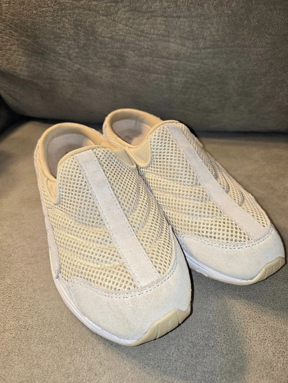 Easy Spirit Women's Slip-On Sneakers White & Beige US 7M
